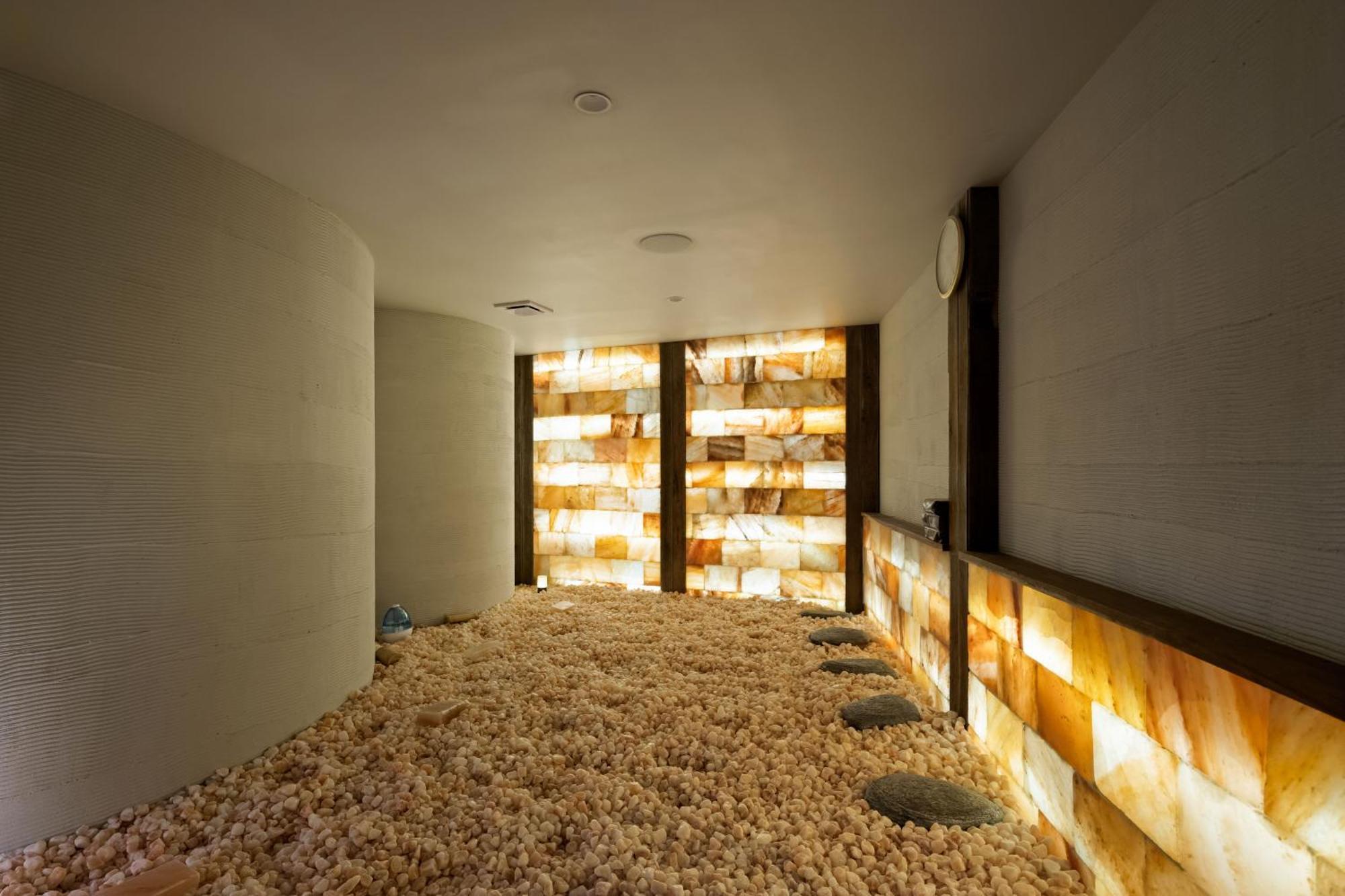 Emporium Hotel South Bank Brisbane Exterior photo A salt cave in a spa